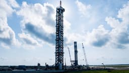 SpaceX строит вторую пусковую башню для своей мегаракеты Starship