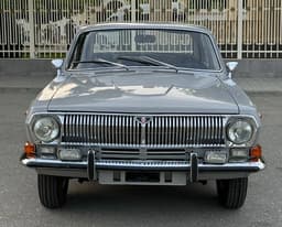 В России 40-летнюю «Волгу» продают по цене новой топовой Lada Vesta. Все дело в «идеальной сохранности» и необычном цвете