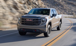 Эта проблема затронула почти полмиллиона Chevrolet Silverado, Tahoe, Suburban, GMC Yukon, Cadillac Escalade и других машин. Отзыв касается неисправных индикаторов тормозной жидкости