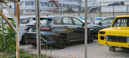 «Автомобиля в такой расцветке ещё в продаже не было». На АвтоВАЗе заметили уникальную Lada Vesta SW Sportline и раллийную Lada Niva Sport