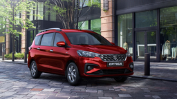 Семиместный Suzuki Ertiga с АКПП, Apple CarPlay, круиз-контролем и подогревом руля и упал в цене ниже 2,7 млн рублей