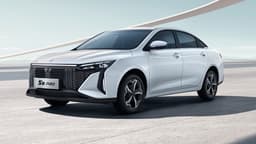 «Люксовый» Geely Emgrand GL с автоматизированной коробкой передач и гарантией 5 лет — всего 1,924 млн рублей. Livan S6 Pro подешевел в России