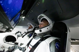 Возвращение корабля Crew Dragon с космонавтом Гребенкиным сорвал ураган «Милтон»