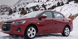 Современные седаны Chevrolet Onix с «автоматом» и 132-сильным мотором по цене Lada Vesta в России стоят менее 2 млн рублей