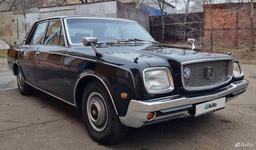Редчайший Toyota Century продают в России — многократно дешевле нового Century
