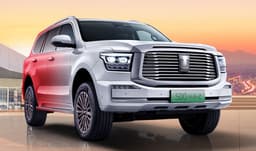 Замена Land Cruiser 300. 863-сильный рамный внедорожник Tank 500 Hi4-Z Definitely Red с запасом хода 1100 км прибыл раньше срока