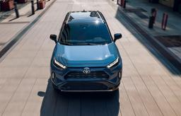 Toyota RAV4 Elite Plus — абсолютный хит в России. Этот кроссовер в 2024 году покупали чаще всего на платформе CDEK.Shopping Auto