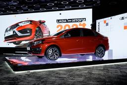 Lada дорожает из-за санкций, но АвтоВАЗ теперь не остановится, «даже если кто-то нажмет на кнопку»