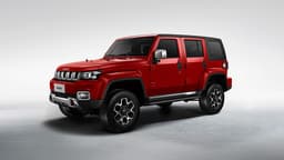 2,0-литровый мотор, 8-ступенчатый «автомат», рама и полный привод — теперь на 338 тыс. рублей дешевле. BAIC BJ40 стал существенно доступнее в России