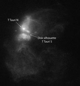 Космическое затмение: тройная звёздная система T Tauri может исчезнуть с неба на столетие