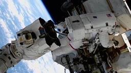 59-летняя астронавт NASA Сунита Уильямс установила новый женский рекорд в открытом космосе: 62 часа за пределами МКС