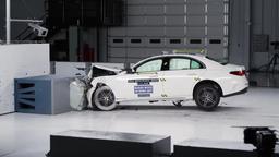 Вот вам и качество Mercedes-Benz. Новейший E-Class разочаровал в краш-тесте