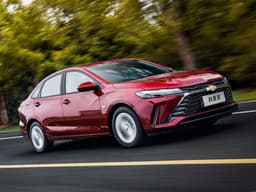 Отлично оснащённый седан Chevrolet Monza в России предлагается дешевле Lada Vesta и «Москвича 6»