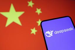 Без отрицания и гнева — сразу к принятию. DeepSeek быстро набирает обороты: десятки крупнейших компаний уже используют новейшую систему ИИ