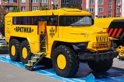 Автобус-вездеход УРАЛ «Арктика» начнут выпускать в России в 2025 году. Он получит 6,7-литровый мотор на 310 л.с. и 9-ступенчатую коробку передач