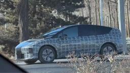 Li Auto полностью поменяла дизайн своих машин. Совершенно новый автомобиль Li i8 показали со всех сторон
