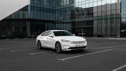 В Россию привезли Kia K8 из Казахстана