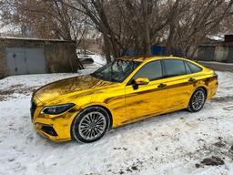 В России за 4 млн рублей продают «золотую» Toyota Crown