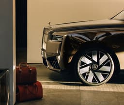 У российских дилеров появились Rolls-Royce Cullinan 2025 — очень-очень дорого