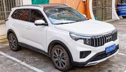 Другой Kia Sportage со 160-сильным мотором и «автоматом» подешевел в России. Модель также предлагают с 2-летней гарантией, но дороже на миллион рублей