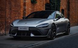 Один мотор V6s и два V8s, 1548 л.с. и 2,1 с до 100 км/ч. Xiaomi SU7 Ultra вышел на рынок Китая, цена — всего 73 тыс. долларов