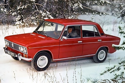 Советские «Жигули» со средним пробегом 400 км в год — по цене почти как Lada Aura. Редчайший образец ВАЗ-2103 продают за 2 млн рублей