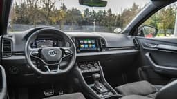 Новый конкурент Hyundai Tucson и Kia Sportage. Skoda Karoq 2025 получил новые дизельные версии и полный привод