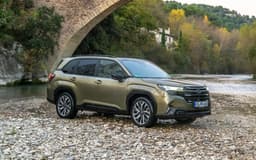 Внедорожники Subaru Forester нового поколения привезут в Россию. Дилеры рассказали, когда это случится