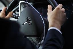 Глава Uber предлагает Tesla сотрудничество в сфере роботакси