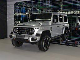 Представленный в России «китайский УАЗ» 212 T01 превратился в подключаемый гибрид: новинку показали в Китае