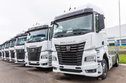 КамАЗ начал выпускать флагманские тягачи КамАЗ-54901 Hi-Tech, они получили адаптивный круиз-контроль