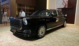«Китайский Maybach»: на автосалоне в Гуанчжоу назвали цену на люксовый седан Hongqi Guoli в версии Danxia — это одна из самых дорогих китайских машин