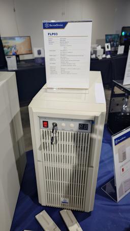 Корпус для ностальгирующих по прошлому. SilverStone показала Mini-Tower FLP02