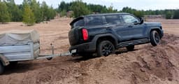Haval H3 с тяжёлым прицепом испытали на прочность в реальных условиях в России