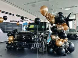 Mercedes-Benz G63 за 365 000 долларов продали перекрашенным. Покупательница требует компенсацию, дилер попытался расторгнуть договор