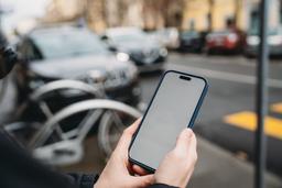 «Мне не нужен никакой Samsung». Воры в Лондоне могут выкинуть или даже вернуть украденный смартфон, если это не iPhone