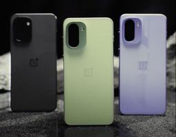 Экран 165 Гц, аккумулятор 8000 мА·ч, зарядка 100 Вт и Snapdragon 8 Gen 5. OnePlus показала новейший смартфон OnePlus Ace 6T вживую