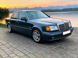 В России продают «не просто «Мерседес», а «6.0 литров от Brabus». За уникальную машину на базе Mercedes-Benz E-Класс 500 в легендарном 124 кузове просят 8,8 млн рублей