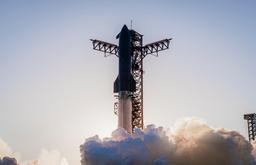 Первый запуск Starship V3 может состояться в январе 2026 года. В конце 2026 года эта ракета доставит человекоподобного робота Tesla Optimus на Марс