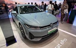 Volkswagen представил новый гибридный Passat