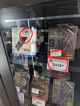 Пока все обсуждали цены на память, цены на SSD взлетели на 50% за два месяца: в США SSD на 8 ТБ продают за 2400 долларов (но это, вероятно, ошибка)