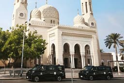 Дубай запустил беспилотные такси Uber в туристических районах города