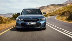 Европейцы отказываются от немецких премиум-седанов: продажи BMW 3 серии упали на 23%, Audi A4 — на 94%. Покупатели переключаются на кроссоверы, в том числе китайский BYD Seal U DM-i