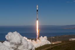 SpaceX поставила новый рекорд: одна ступень Falcon 9 вывела в космос больше 1000 спутников