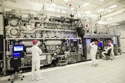 Intel уже установила у себя первую самую современную машину ASML для EUV-литографии с высокой числовой апертурой