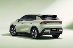 Современный дизайн, богатое оснащение, размеры Nissan Qashqai и цена от 11 300 долларов. Представлен электрический Changan Qiyuan Q05