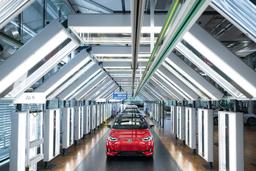 Конец эпохи: с конвейера «Стеклянного завода» Volkswagen сошёл последний автомобиль