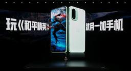 Первый в мире смартфон на Snapdragon 8 Gen 5 не шокирует ценой. Представлен OnePlus Ace 6T: 8300 мАч, 100 Вт, большой экран 1,5К 165 Гц, IP69K — всего 340 долларов