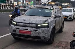 Опубликованы живые фото нового Renault Duster: гибрид, панорамная крыша и цена от 11 тыс. долларов (870 тыс. рублей)