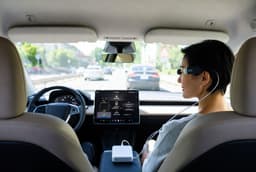 Мозг пассажира включили в контур управления беспилотным авто в Китае